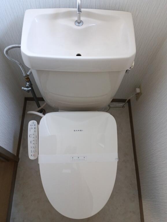 トイレ　温水洗浄暖房便座