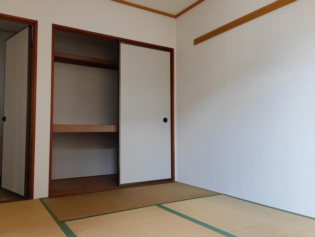 収納　和室６帖の１間の押入れ