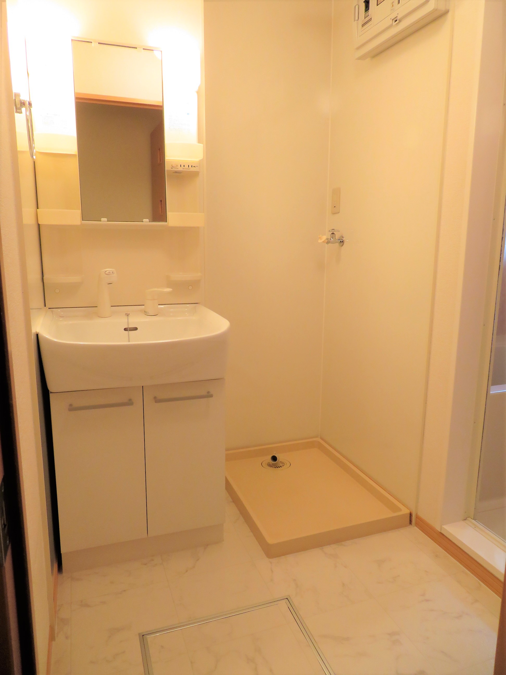 洗面設備　独立型洗面台！忙しい朝に大変便利です！