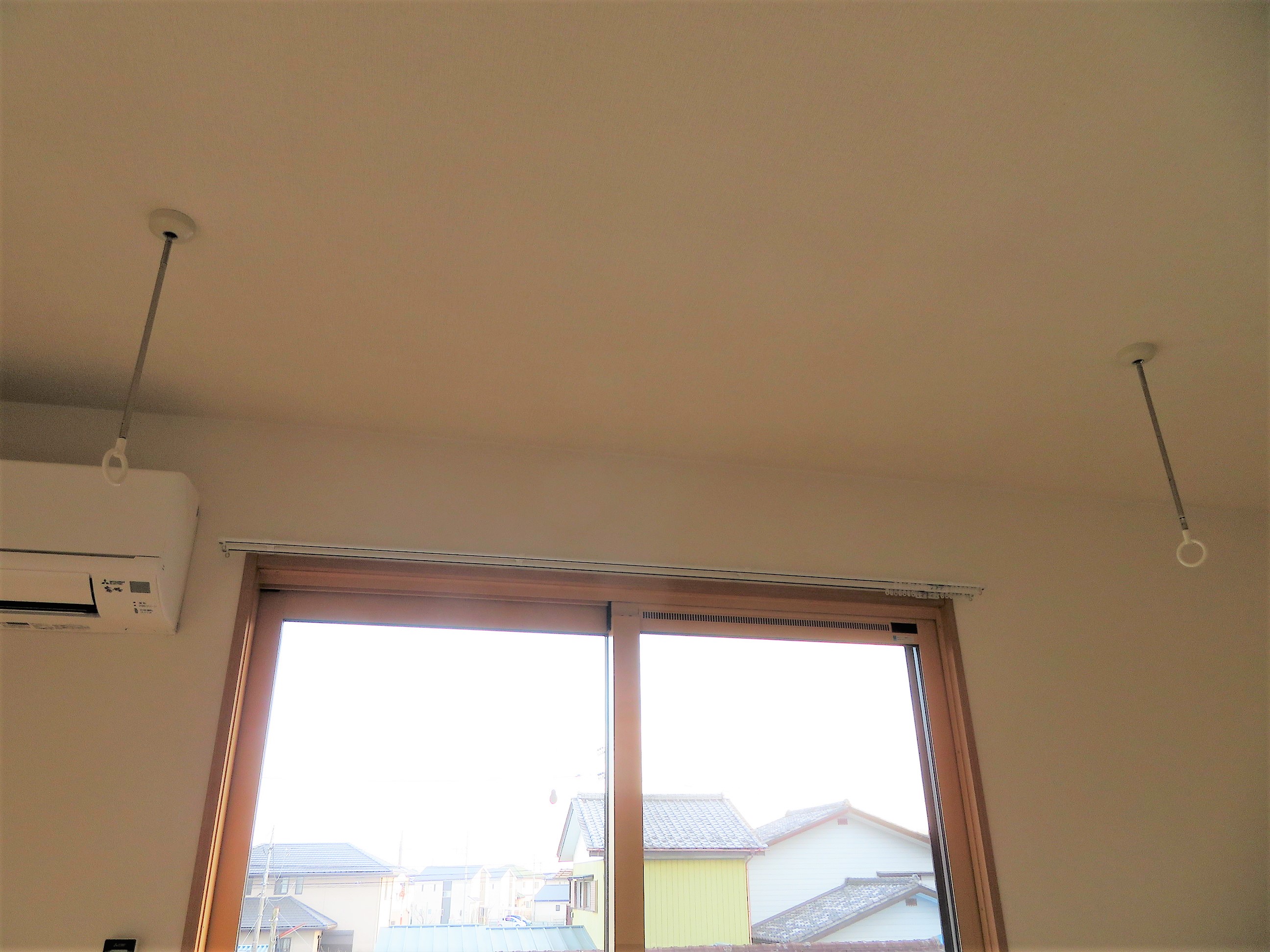 その他設備　室内物干し機です。雨の日に便利です！