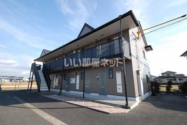 宇土市松山町のアパートの建物外観