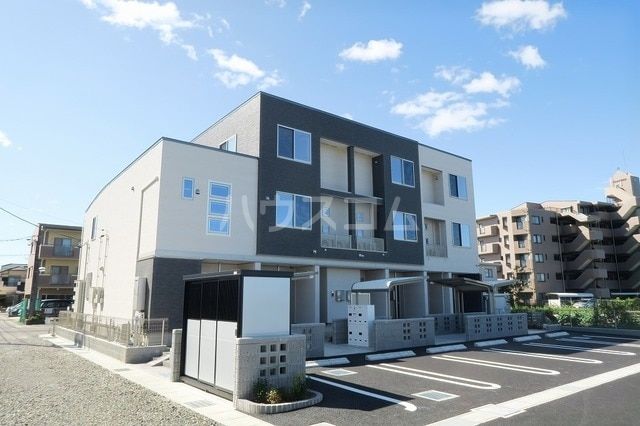 【春日井市宮町のアパートの建物外観】