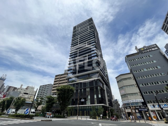 【メトライズタワー大阪上本町の建物外観】