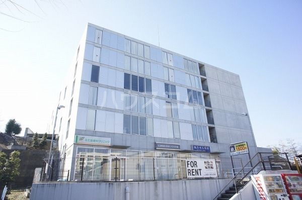 横浜市青葉区荏田北のマンションの建物外観