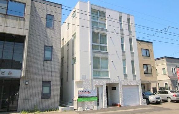 札幌市中央区南十六条西のマンションの建物外観