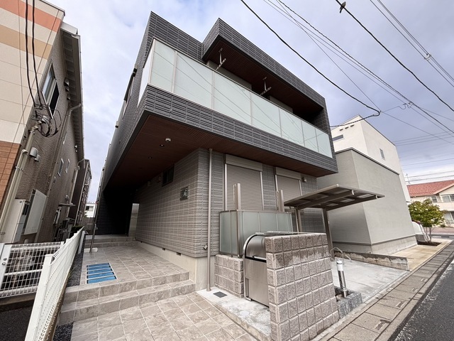 建物外観　★駅又は現地待ち合わせでご案内が可能です★