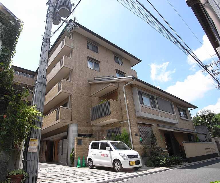 京都市伏見区北浜町のマンションの建物外観