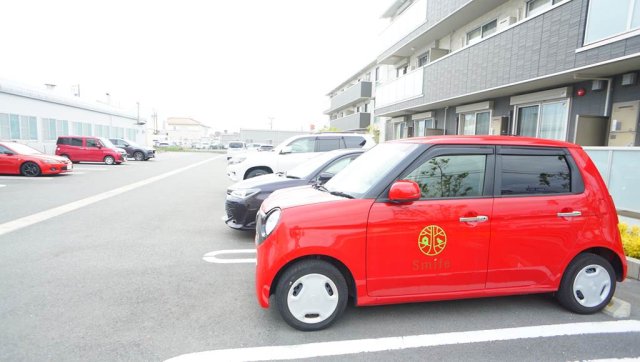 【Ｒｅｃｅｎｔｅ和田　B棟の駐車場】