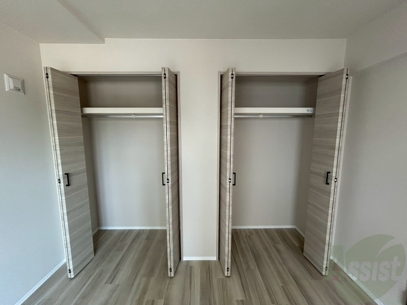 収納　寝室の収納です。部屋がすっきり片付きます。