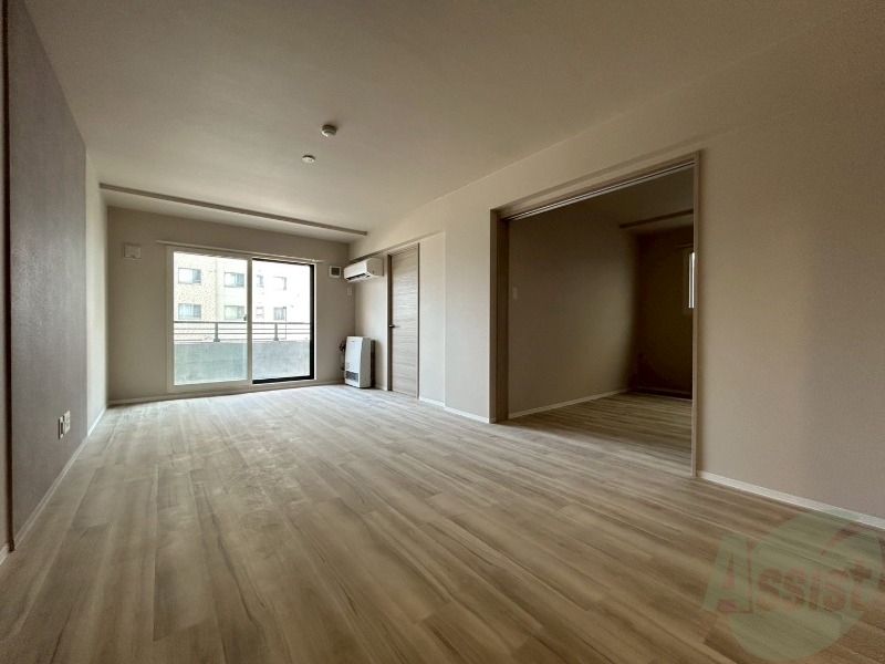 居室・リビング　広くてきれいなリビングです！快適に過ごせそうですね。