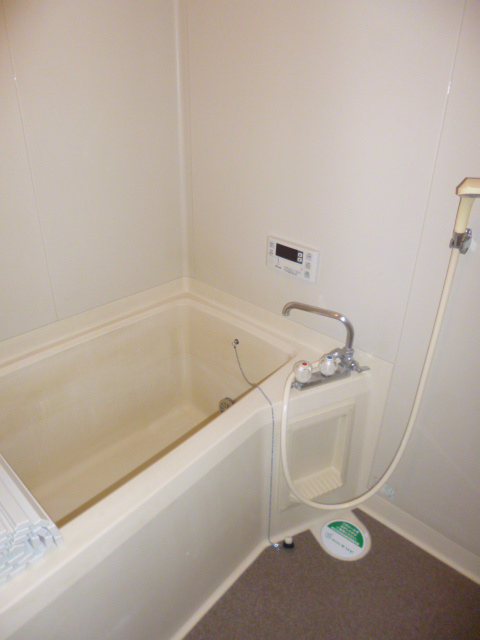 バス・シャワールーム　※写真は101号室のお部屋です。