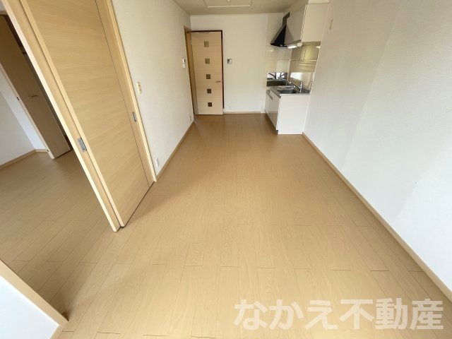 居室・リビング　こちらの居間で趣味の時間をお楽しみください