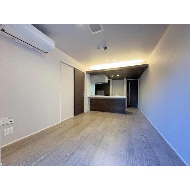 居室・リビング　対面式キッチンで開放感のあるリビング♪