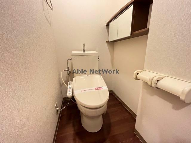 トイレ　温水洗浄暖房便座