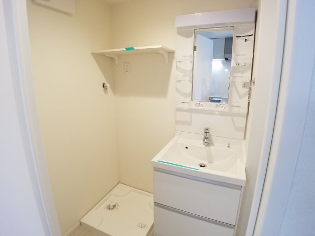 洗面設備　※同物件内105号室の写真です