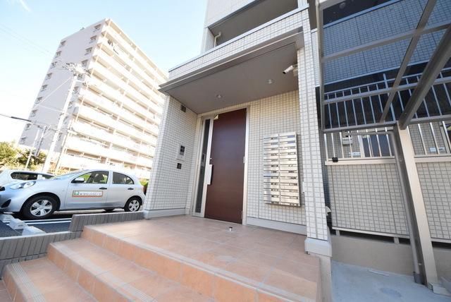 エントランス　オートロック完備