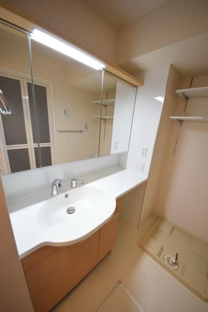 洗面設備　ワイドミラー付き洗面ぢ亜