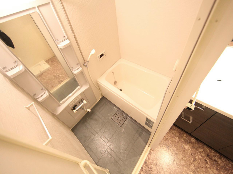 バス・シャワールーム　追い焚き付　浴室暖房乾燥機付お風呂