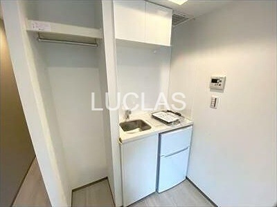 キッチン　コンパクトながらも利便性は良好♪収納付！