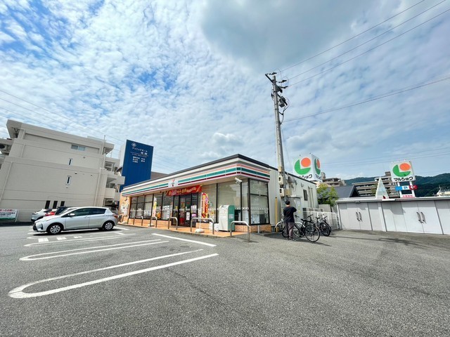 コンビニ　セブンイレブン広島山本１丁目店（コンビニ）まで152m