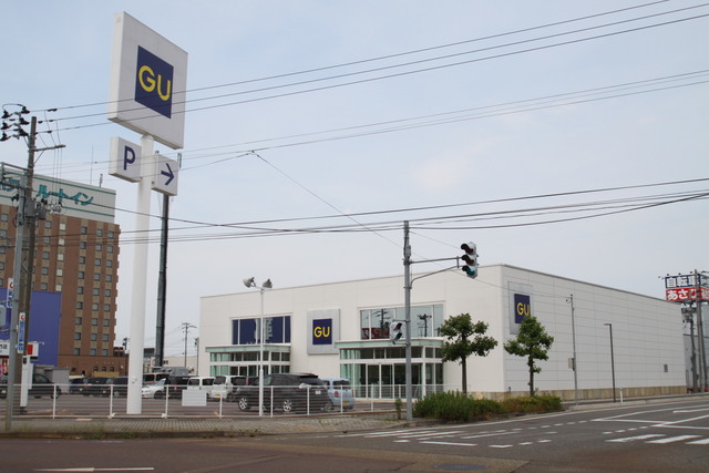 ショッピングセンター　ジーユー新発田店（ショッピングセンター）まで389m