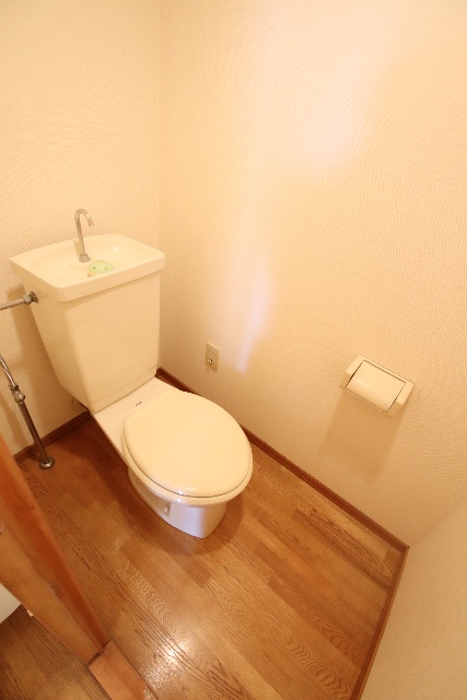 トイレ　※別号室の参考写真です※