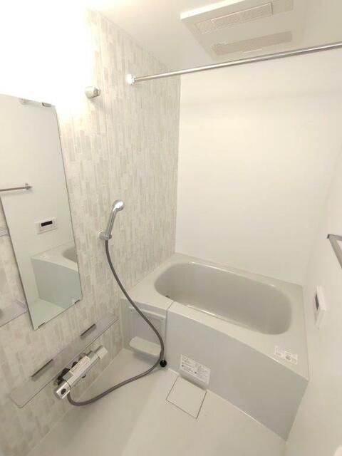 バス・シャワールーム　落ち着いた空間のお風呂です