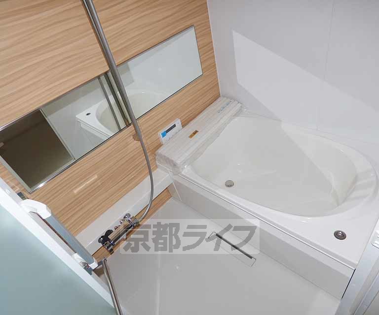 バス・シャワールーム　バスルームです。