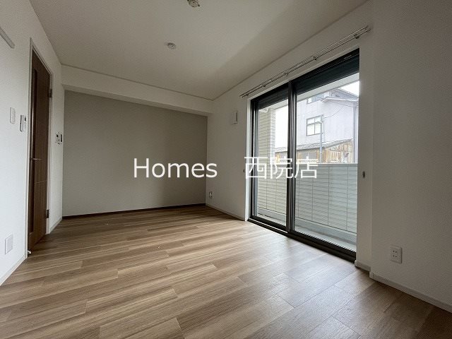 居室・リビング　別号室参考写真