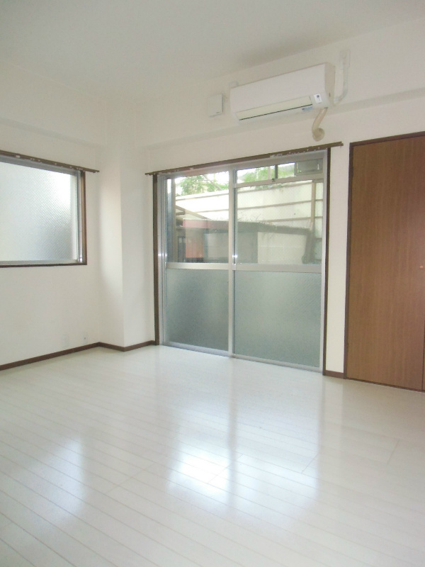 居室・リビング　広々としたお部屋です！