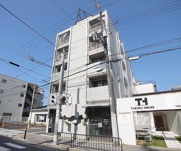 建物外観　外壁改修完了して綺麗になりました。