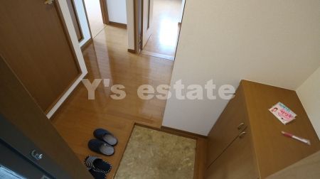 玄関　この間取りの反転タイプ