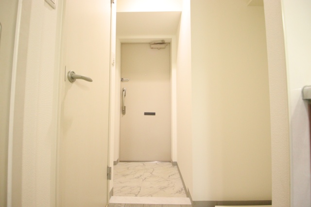 玄関　※別室の参考写真の為、現況優先です。