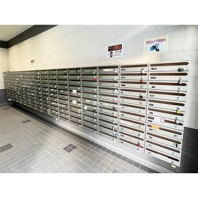 エントランス　メールボックス