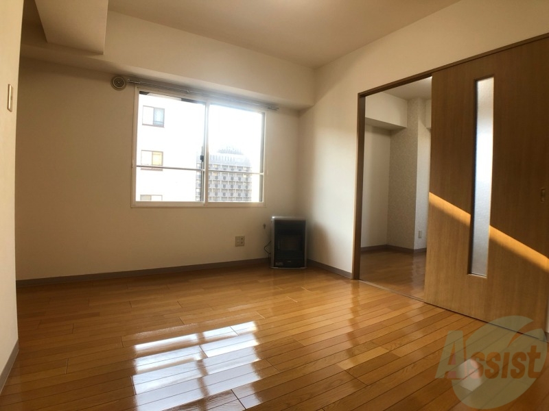 居室・リビング　広くてキレイなお部屋が広がっていて、充実した生活が送れそう。