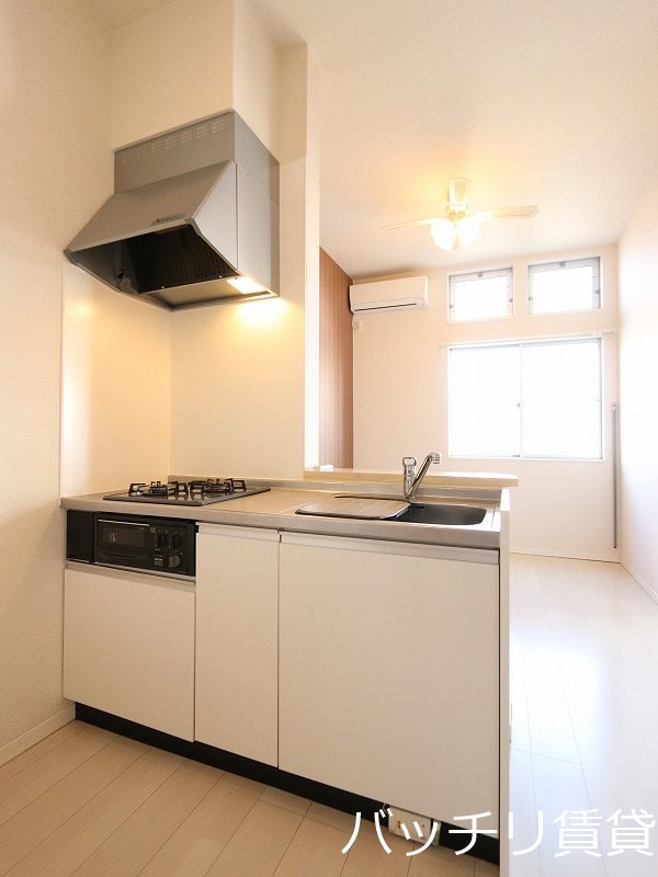 キッチン　別号室の写真となります　現状優先