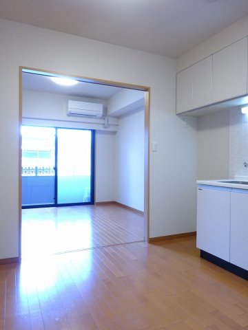 居室・リビング　開放感のあるゆったりとしたお部屋です♪