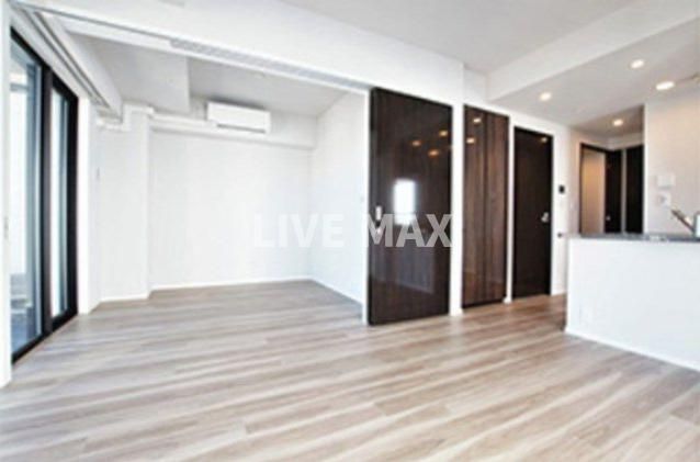 居室・リビング　別号室参考写真