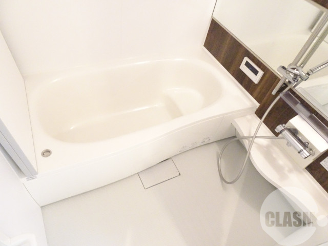 バス・シャワールーム　浴室乾燥機＆追焚機能付き広々バスルーム♪