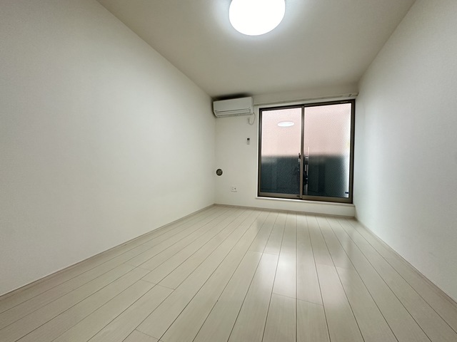 居室・リビング　別部屋参考写真です