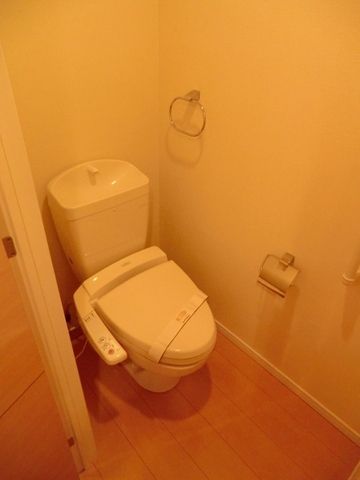 トイレ　ウォシュレット完備