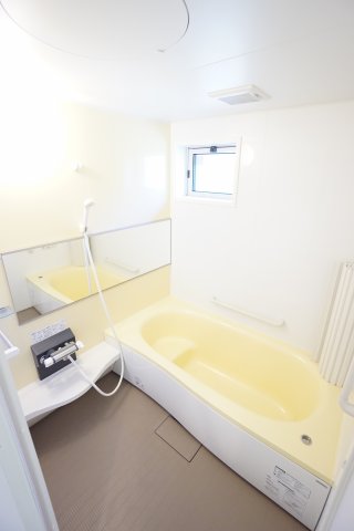 バス・シャワールーム　※同物件・反転タイプの写真です。