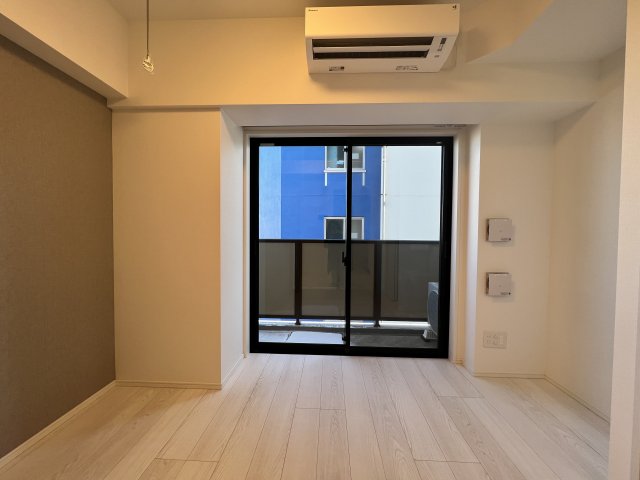 居室・リビング　こちらの居間で趣味の時間をお楽しみください