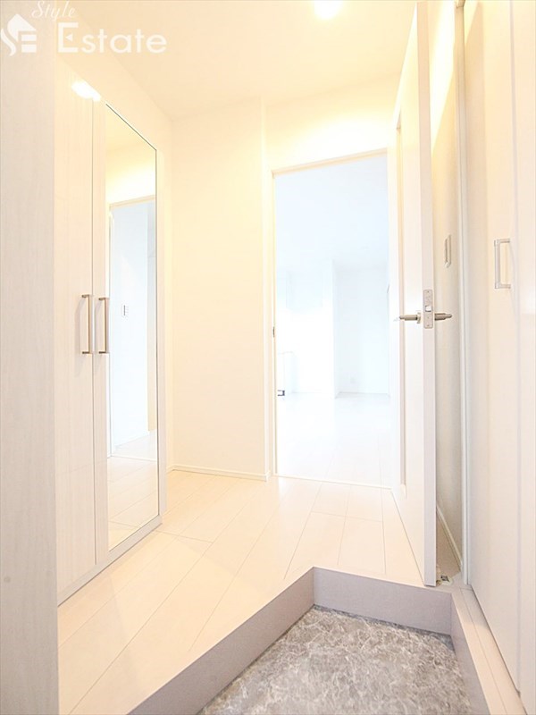 玄関　玄関　シューズボックス