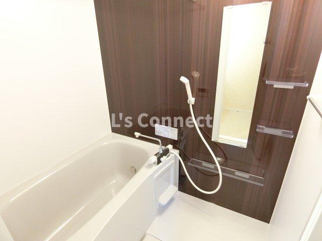 バス・シャワールーム　追焚き、浴室乾燥付きのお風呂。