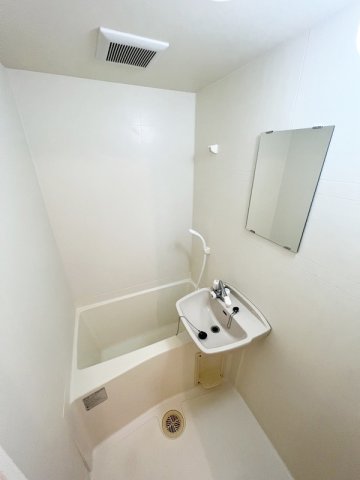 バス・シャワールーム　清潔感のある快適バスルーム♪