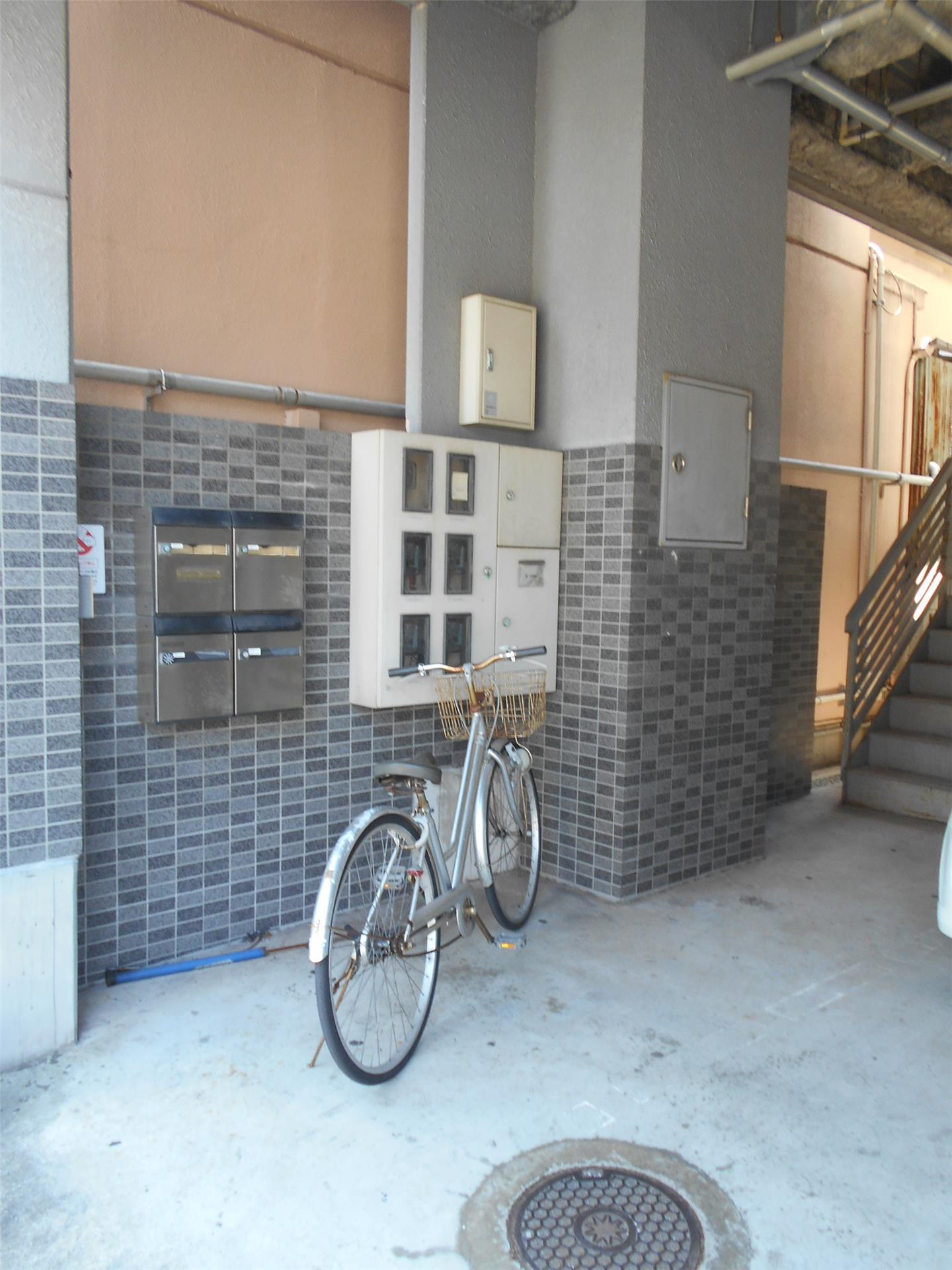 エントランス　明るく出入りしやすいエントランス♪