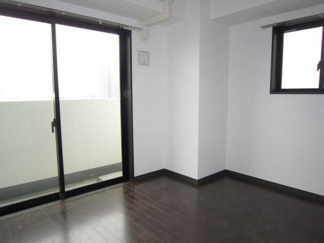 居室・リビング　☆２面採光★