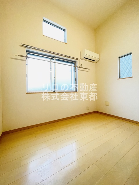 居室・リビング　天井高の開放感が気持ちいいロフト付きのお部屋です☆