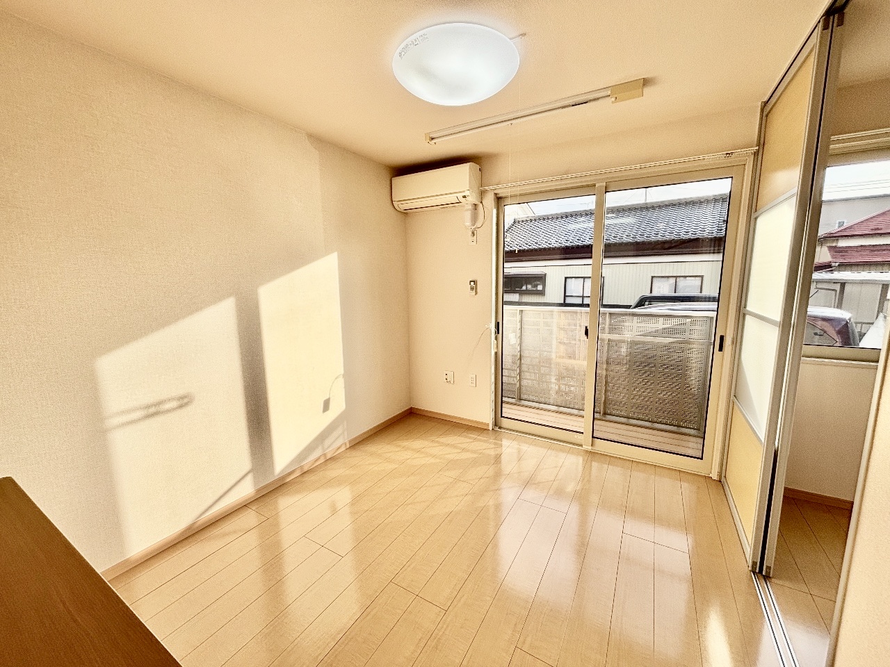 居室・リビング　リビング部分・日当たり良好です♪